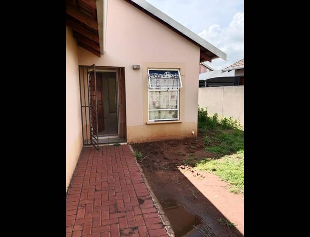 2 BEDROOM PROPERTY TO RENT IN SALFIN